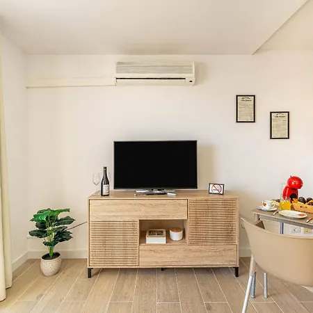 Апартаменты Port Royale Cristianos Holidays Лос Кристианос