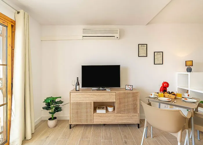 Апартаменты Port Royale Cristianos Holidays Лос Кристианос