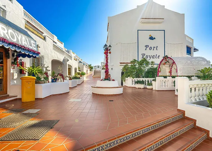 Port Royale Cristianos Holidays Apartamento *